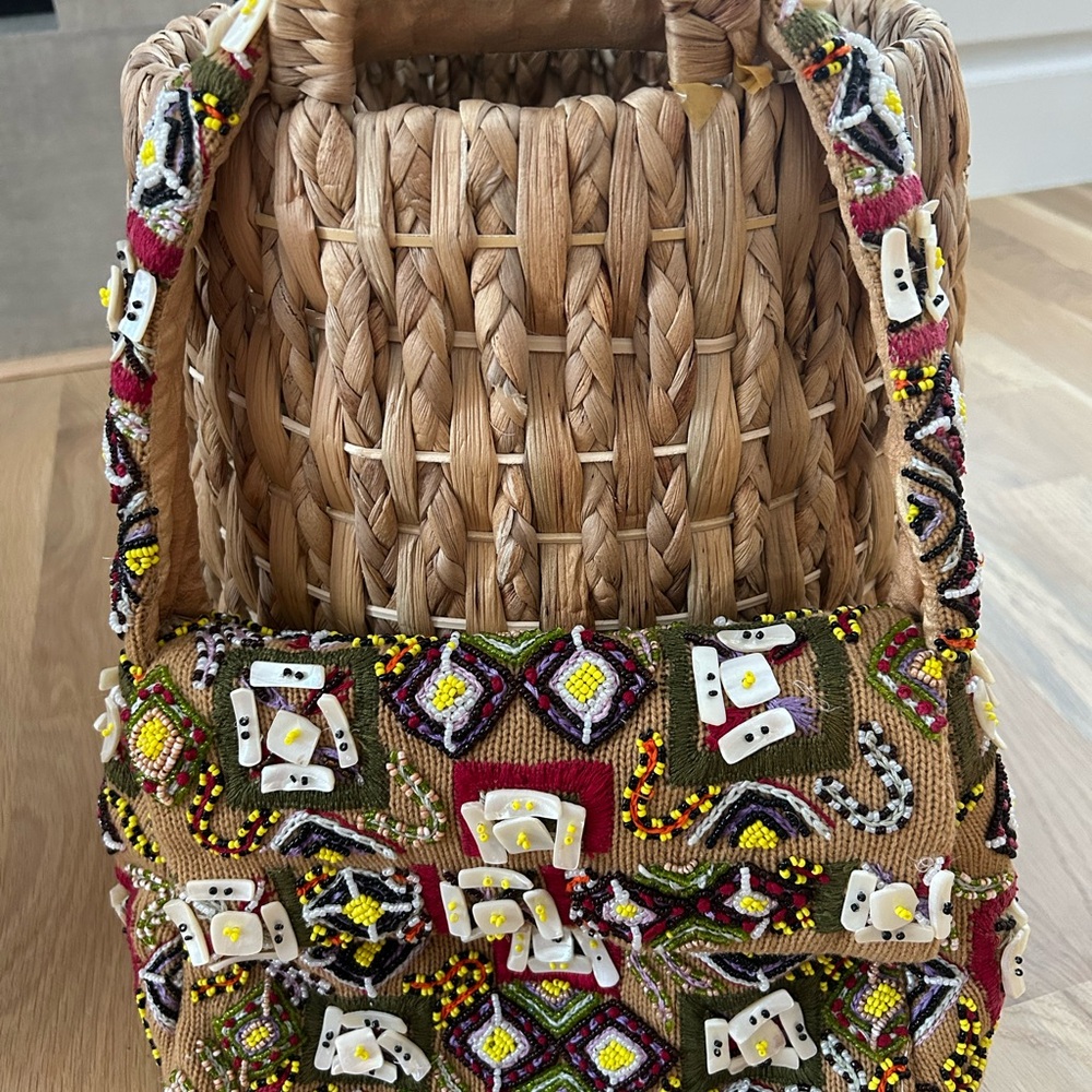 Pierre Urbach by Santi detail beaded shoulder bag.